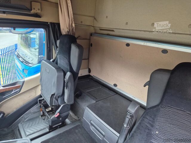 Fahrgestell mit Fahrerhaus Mercedes-Benz Actros 2548 6x2