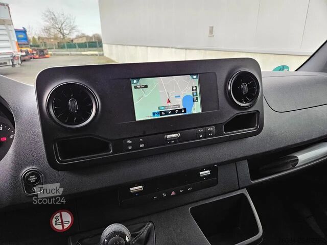 Furgão de caixa Mercedes-Benz Sprinter 317 L2H2*360°Camera*Airco*Navigatie*Ze...