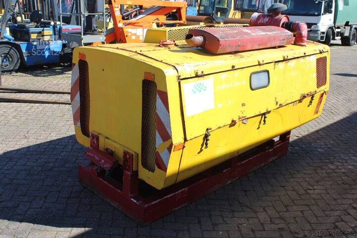 Soğutucu gaz kompresörü Atlas Copco XAS 160 Deutz F6L912