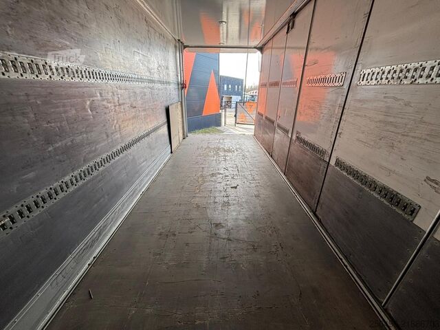 Dėžės korpusas Scania R 410 6x2*4 CNG / RETARDER / BOX L=6970 mm