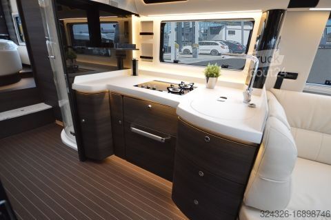 Integriertes Wohnmobil Concorde Liner 990 GI CL*Zeder/Highgloss*Vanille