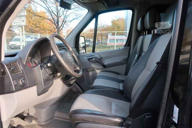 Kleinbus VOLKSWAGEN Crafter 35 mittel L2H1/Klima/6 Sitze/FN:128