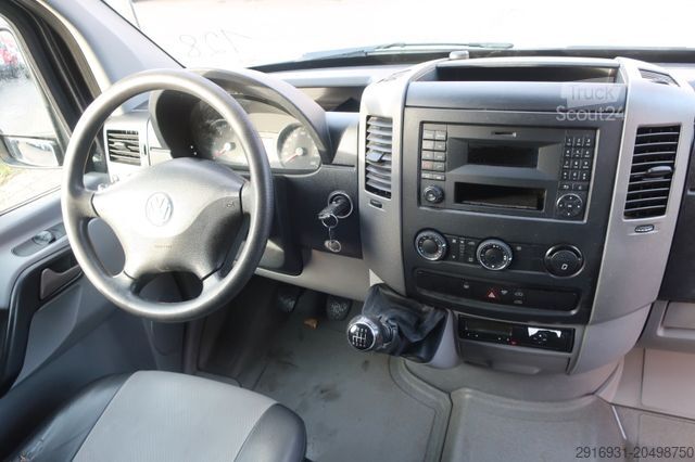 Kleinbus VOLKSWAGEN Crafter 35 mittel L2H1/Klima/6 Sitze/FN:128