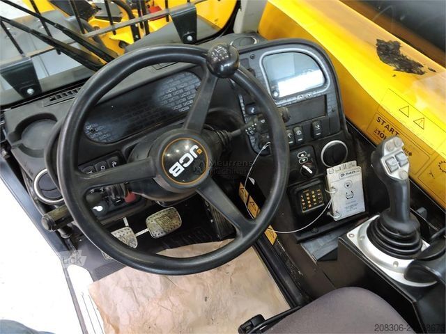 Teleskopiskais iekrāvējs JCB 540-170