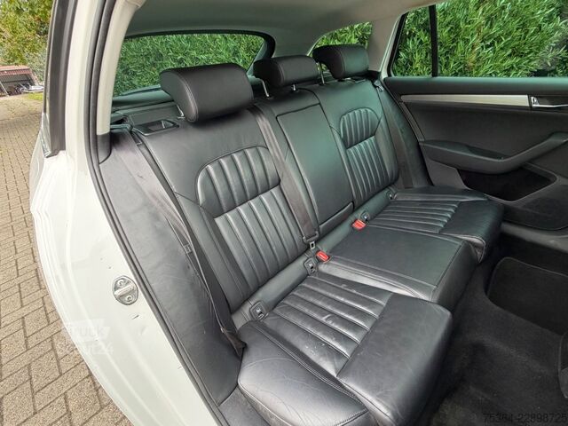 Mikroautobuss SKODA Superb 2.0 TDI SCR DSG Active Combi Panoramadach