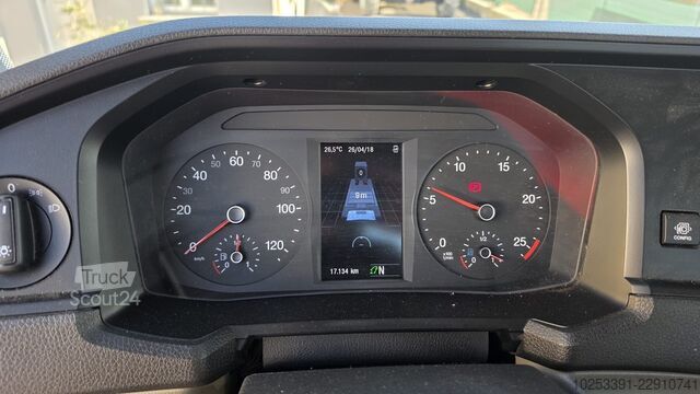 شاحنة قلابة ثلاثية الجوانب MAN TGS 26.520