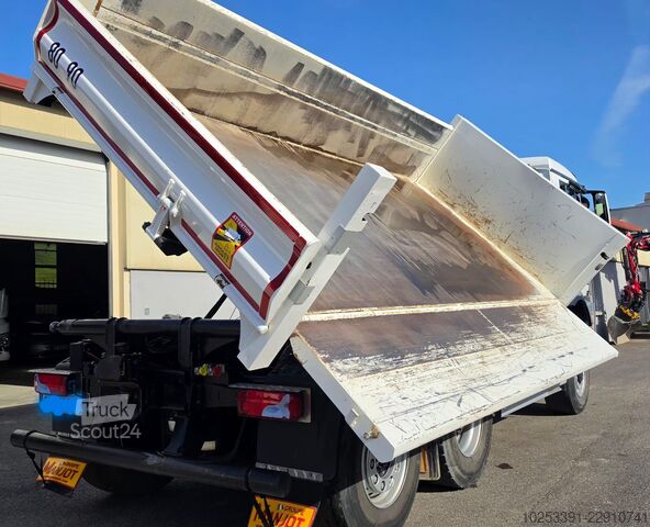 شاحنة قلابة ثلاثية الجوانب MAN TGS 26.520