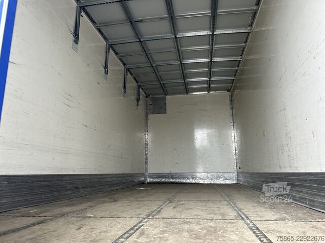 Koffer Renault D 250 / 12 Ton / 647 dkm / Full Air / BDF Box /...