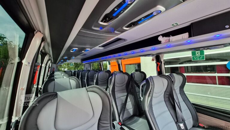 Kleinbus MERCEDES-BENZ 519 Sunset S 4 Ferqui Lagerfahrzeug Stock