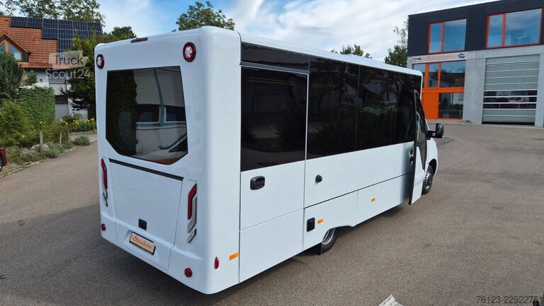 Kleinbus MERCEDES-BENZ 30 Sitzer Schul- Transferbus 519 Lagerfahrzeug