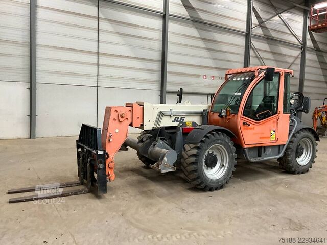Teleskopski utovarivač JLG 3513
