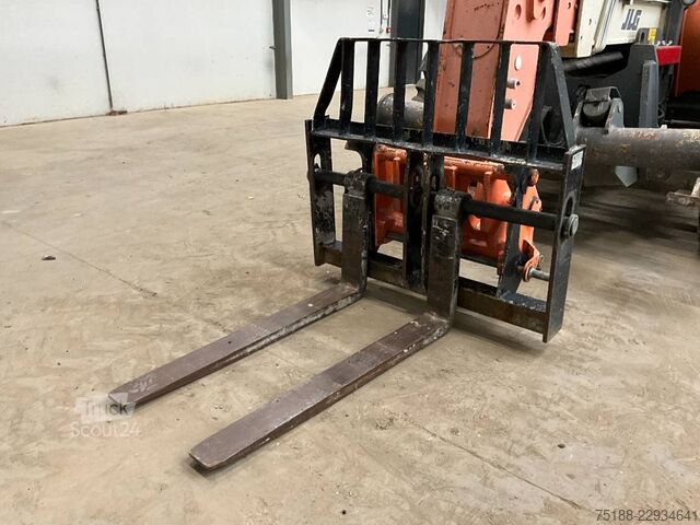 Teleskopski utovarivač JLG 3513