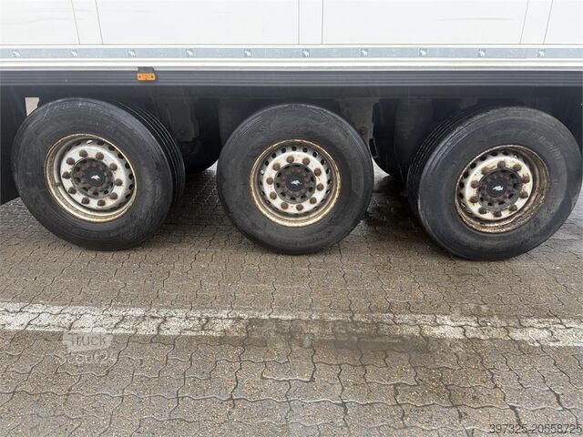 Kølet/frosset transport Schmitz Refrigerated trailer / Kühlauflieger / Køletrailer