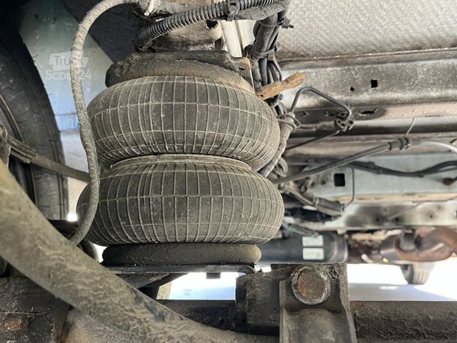 Dėžinis furgonas VOLKSWAGEN CRAFTER 2.0TDI XXXL KOFFER RAMPE KAMERA 177 PS