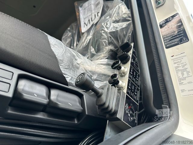 Altro MAN TGS 33.440 6x6 /3-Seiten- Kipper / Kran HIAB 302