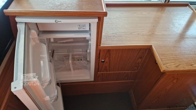 Minibús MERCEDES-BENZ Vorgänger Sprinter O 319 Samba mit Faltdach AC