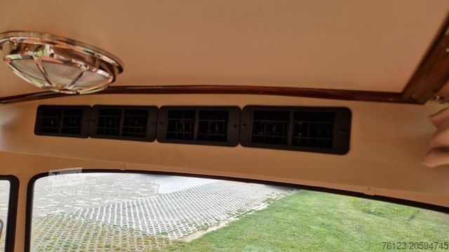 Minibüs MERCEDES-BENZ Vorgänger Sprinter O 319 Samba mit Faltdach AC