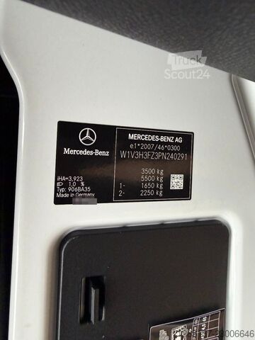 Skříňová dodávka MERCEDES-BENZ Sprinter 315CDI Koffer 3,5t Ladebordwand XL-Hoch