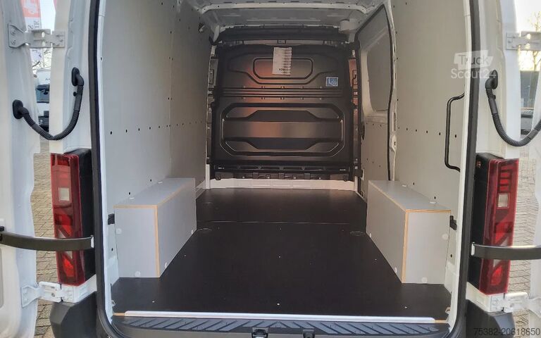 Kola sa kutijama Renault Master 150.35  EURO 6  L2H2 GESLOTEN WIT - V-63...