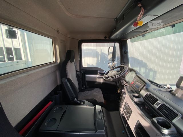 Flatbed truck MAN TGM 18.320 BL | HIAB 144*Funk*AHK*Kamera*AC