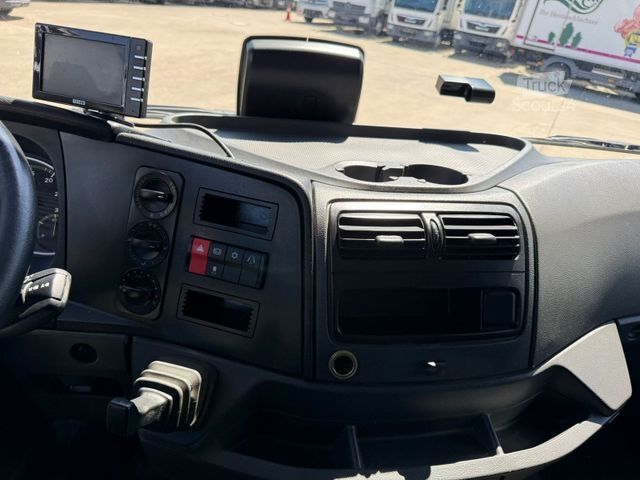 Hűtőfelépítményes furgon MERCEDES-BENZ ATEGO 818 L Kühlkoffer 5,2 m LBW 1 T*THERMO T+N
