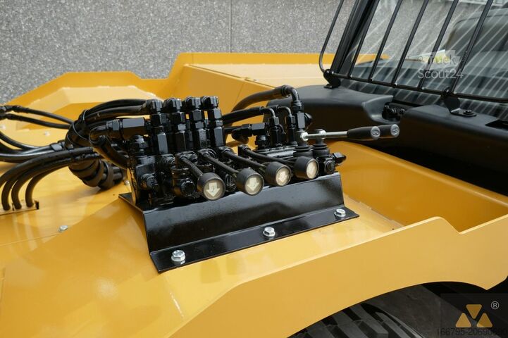 Welding tractor Caterpillar TH360B Welding Tractor