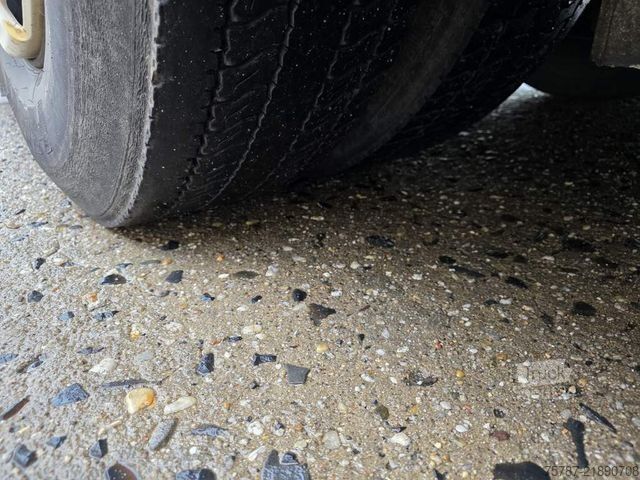 Şehirlerarası otobüs SETRA S315 Überland 53+49+1, großer Gepäckraum