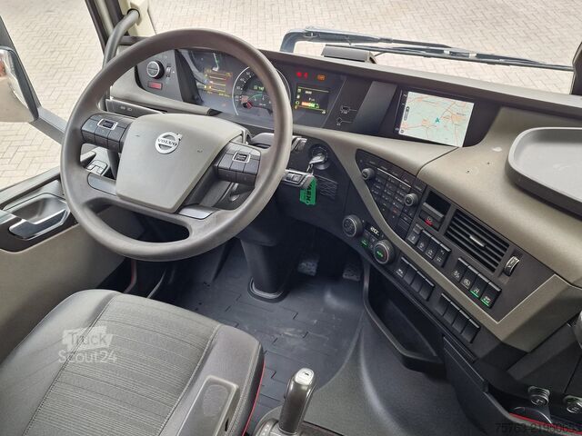 Standart-SZM Volvo FH 13.500 6x2/4 Low roof - MA chassis - PTO/Hyd...