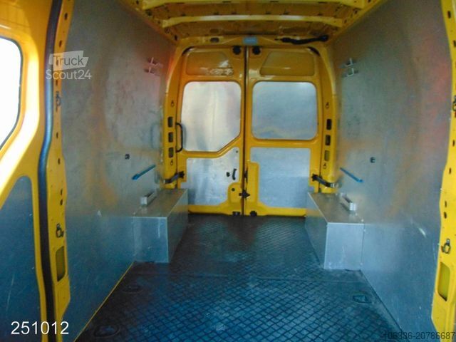 Kombi z visokim stropom RENAULT Master 2.3 dCi 135 L3H2 -Kamera-