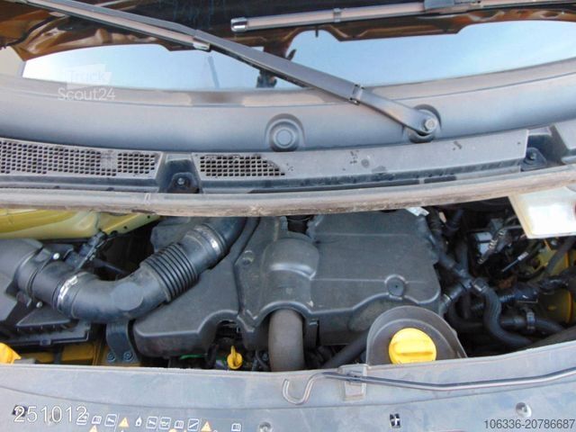 Kombi z visokim stropom RENAULT Master 2.3 dCi 135 L3H2 -Kamera-