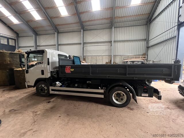 Transporter met afzetcontainer Isuzu NPR