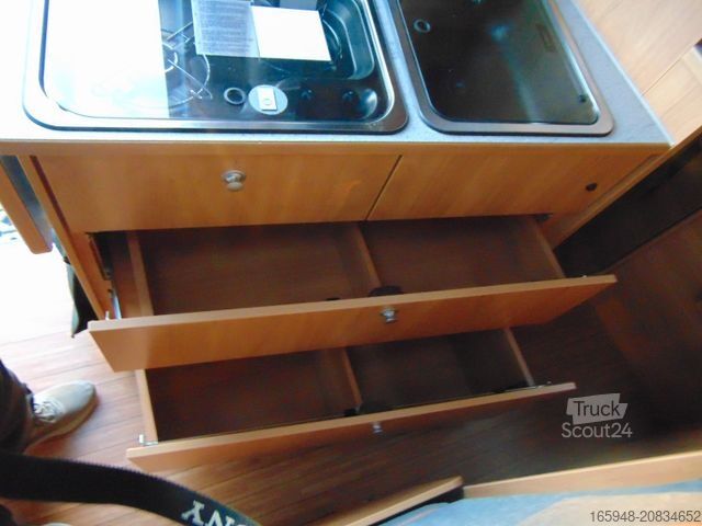 Camper van PÖSSL 2Win Plus*neuwertig-**Solar*HeoSafe