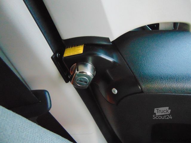 Camper van PÖSSL 2Win Plus*neuwertig-**Solar*HeoSafe