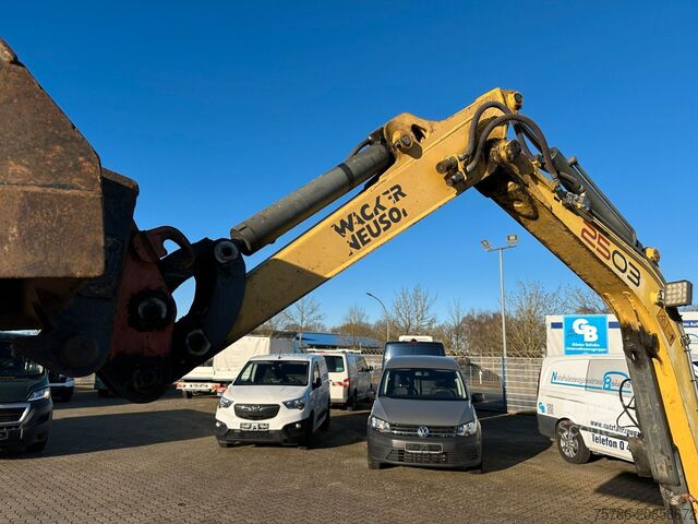 Minigraver WACKER 2503 RD/ 4.559 Bh/ Schaufel