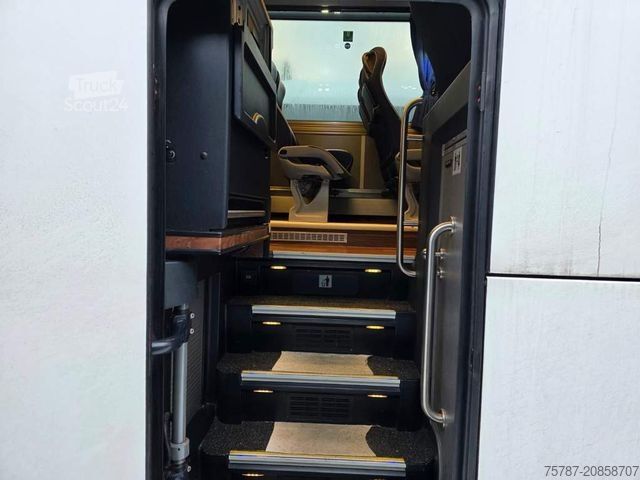 Tilausajobussi NEOPLAN Cityliner L 63+2+1,neues AT Getriebe,ZF Intarder