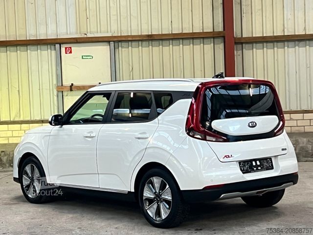 Van KIA Soul e-Soul DynamicLine 64 kWh LED Navi Kamera