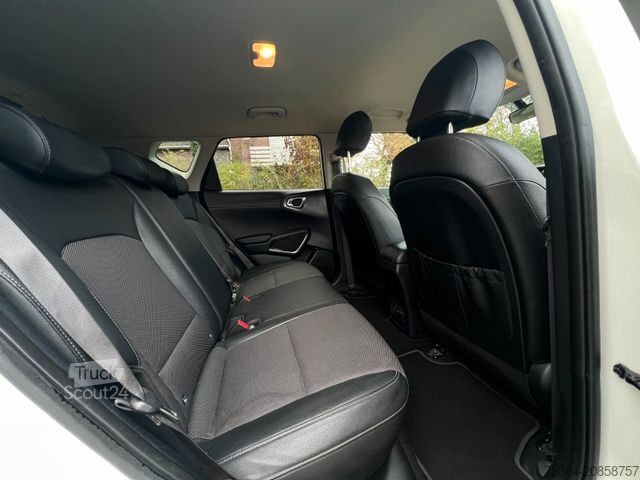 Van KIA Soul e-Soul DynamicLine 64 kWh LED Navi Kamera