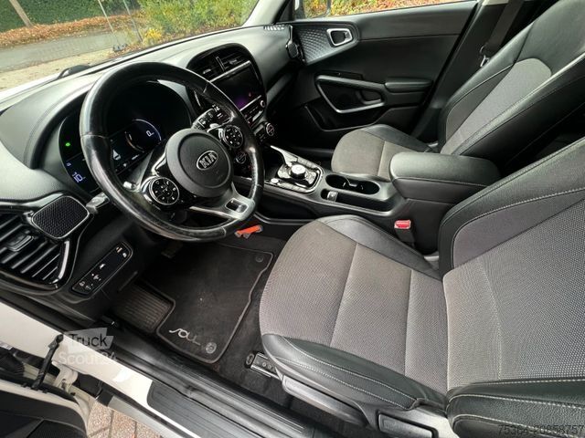 Van KIA Soul e-Soul DynamicLine 64 kWh LED Navi Kamera
