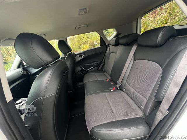 Van KIA Soul e-Soul DynamicLine 64 kWh LED Navi Kamera