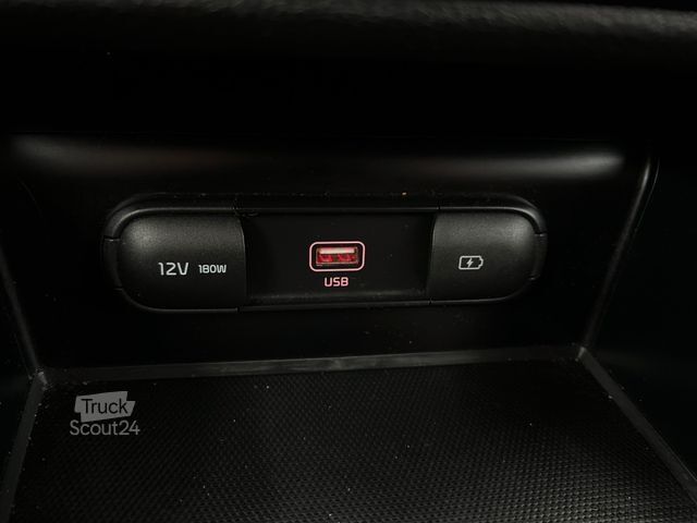 Van KIA Soul e-Soul DynamicLine 64 kWh LED Navi Kamera