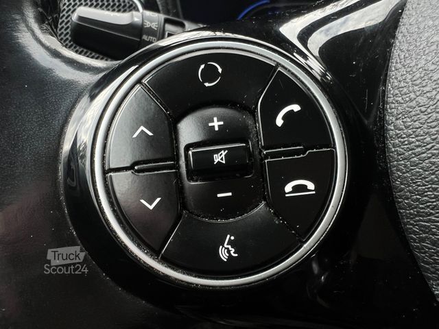 Van KIA Soul e-Soul DynamicLine 64 kWh LED Navi Kamera