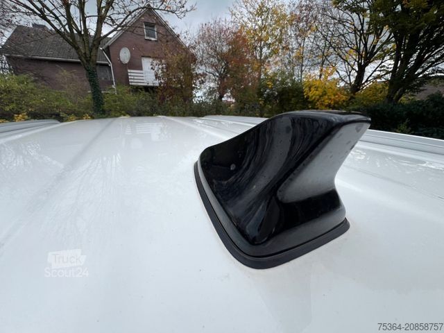 Van KIA Soul e-Soul DynamicLine 64 kWh LED Navi Kamera