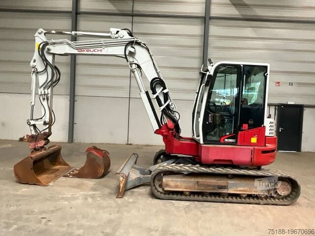 Midi-Pelle Takeuchi TB 280 FR