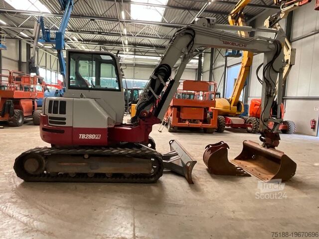 Midi-Pelle Takeuchi TB 280 FR