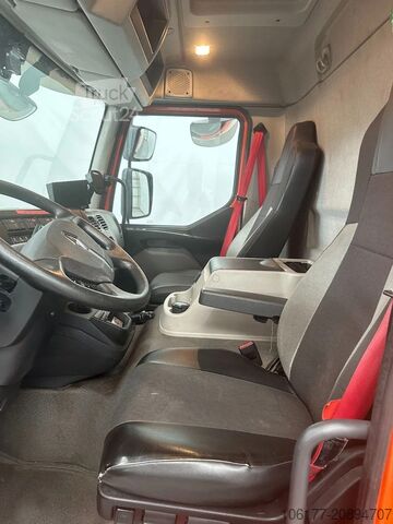 Transport réfrigéré/congélé Renault D 12  220 / 264728 km / EURO 6