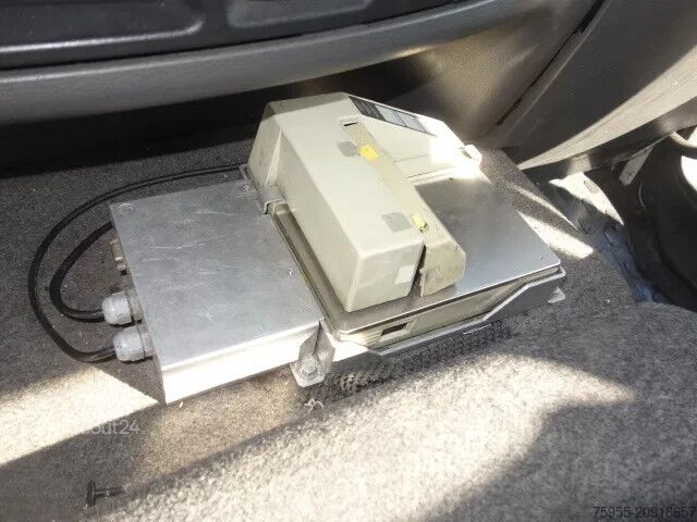 Camion-citerne Volvo FL 240 220PK 12000 LITER STEELSPRINGS