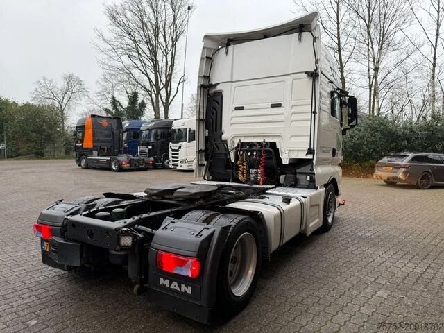 Zvezek SZM MAN TGX 18.420 XXL Lowdeck Standairco 2x tank 626.0...