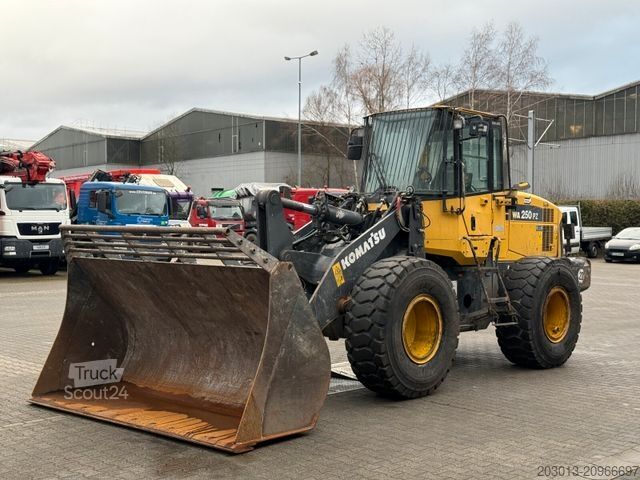 Ratinis krautuvas KOMATSU WA 250-6 Radlader 13,9 Ton - 11435 H - 4m³
