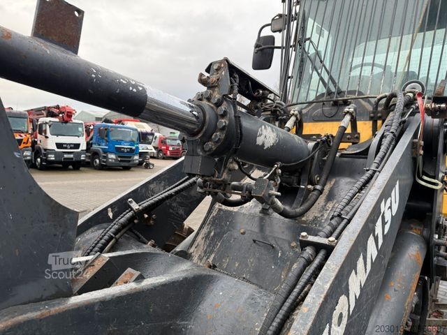 Ratinis krautuvas KOMATSU WA 250-6 Radlader 13,9 Ton - 11435 H - 4m³