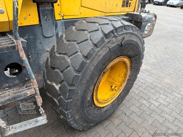 Ratinis krautuvas KOMATSU WA 250-6 Radlader 13,9 Ton - 11435 H - 4m³